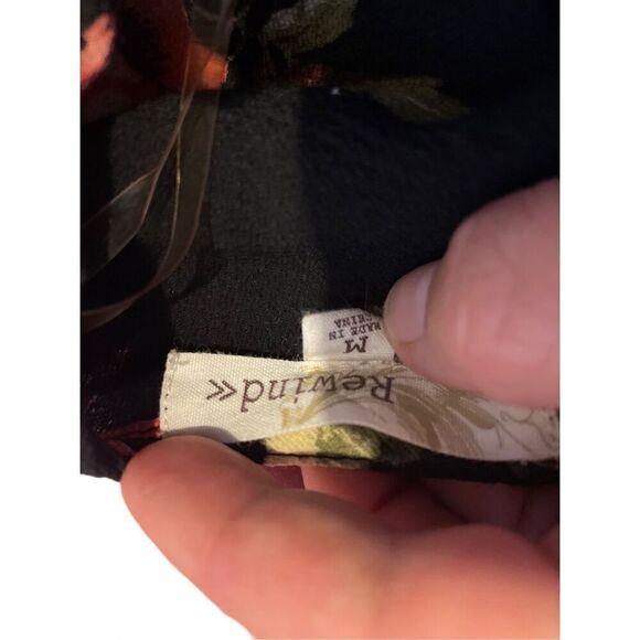 Rewind Black With Floral Design Short Sleeve Blouse Size Medium - Picture 4 of 8